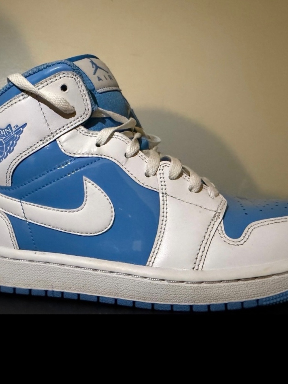 Jordan 1 Mid Light Blue - Picture 2 of 4